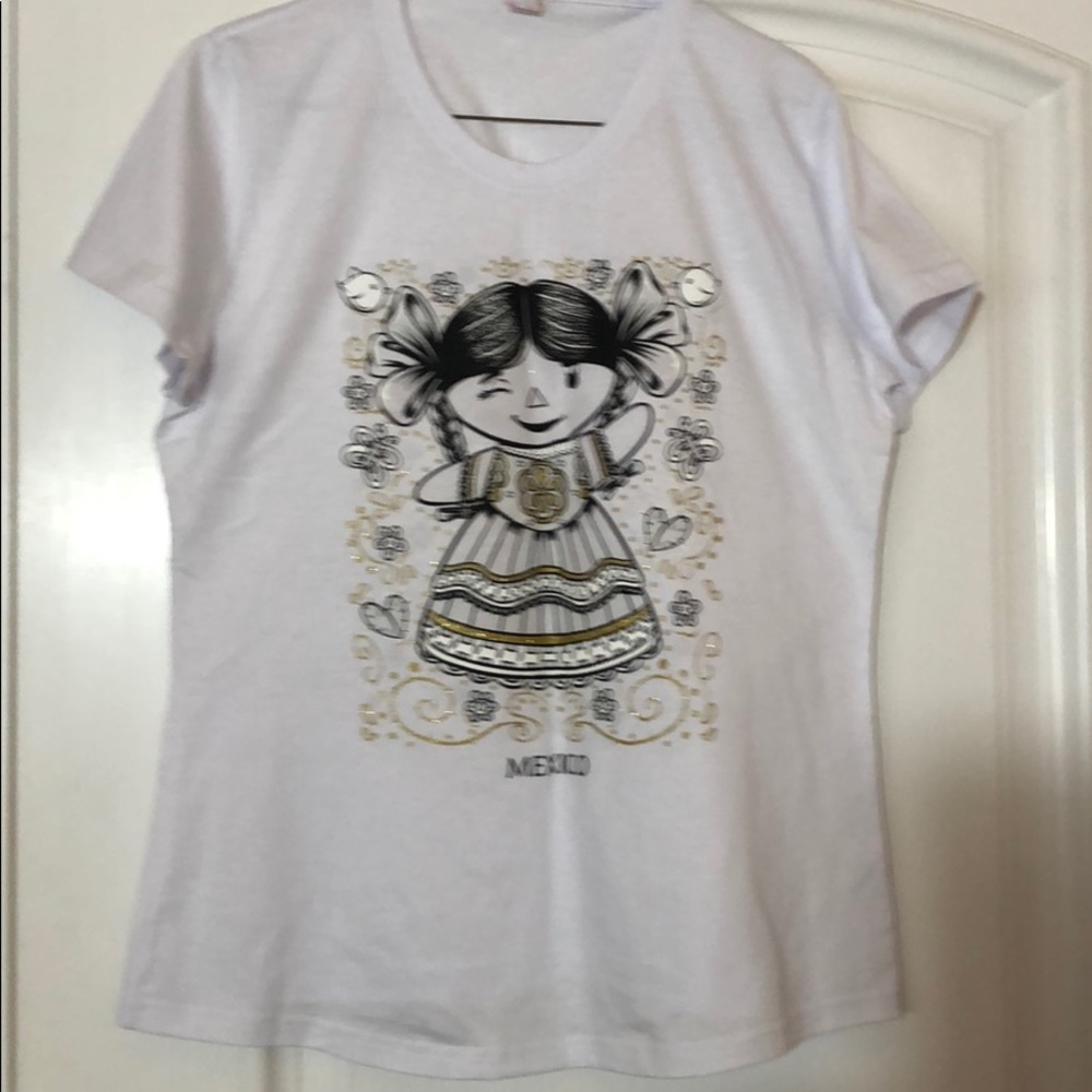 NWOT Mexican tee shirt, glows in the dark